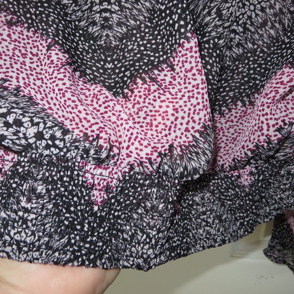 Love Fire Sheer Elastic bottom top Long sleeve - Picture 10 of 10